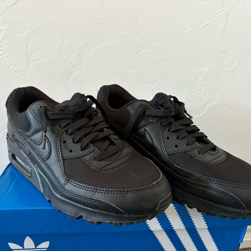 Men's Black Athletic Sneakers